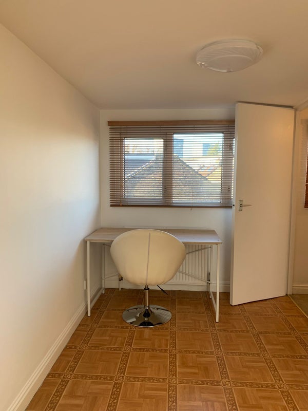 Room Goodall Road in Greater London