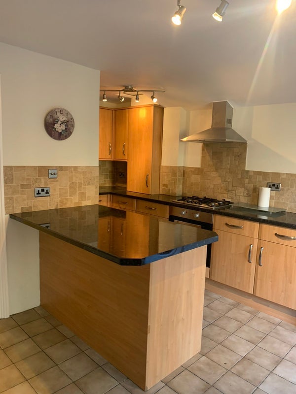 Room Goodall Road in Greater London