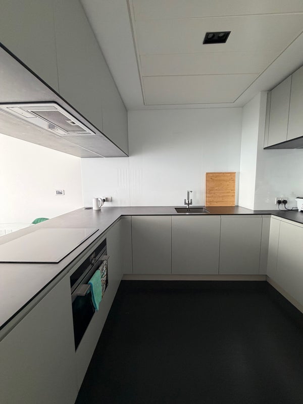 Room Marsh Wall in Greater London