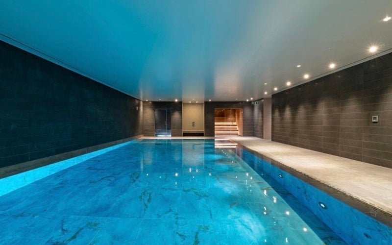 Room Marsh Wall in Greater London