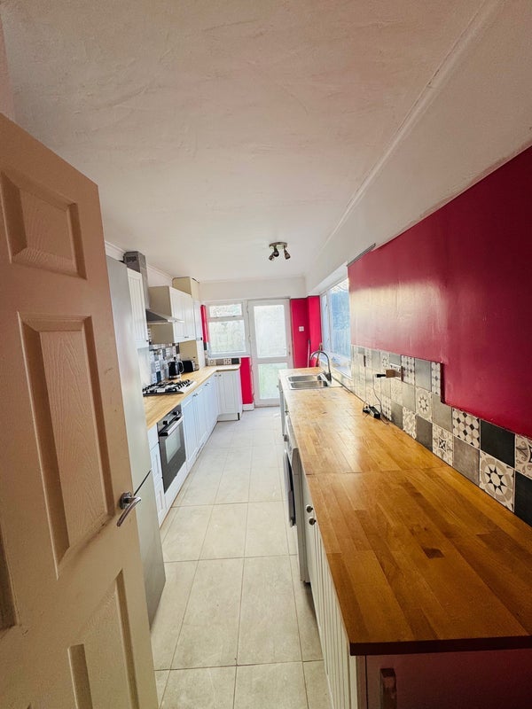 Room Paxton Road in Coventry