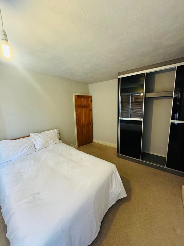 Room Paxton Road in Coventry