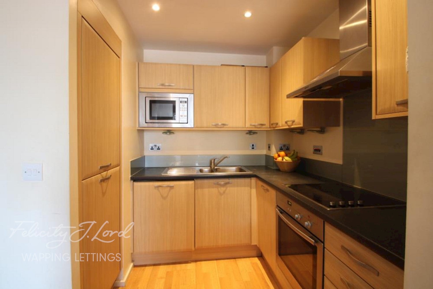 Flat Devonport Street in Greater London