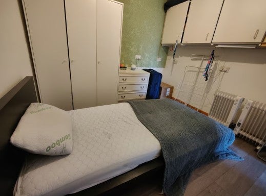 Room Camrose Close in London