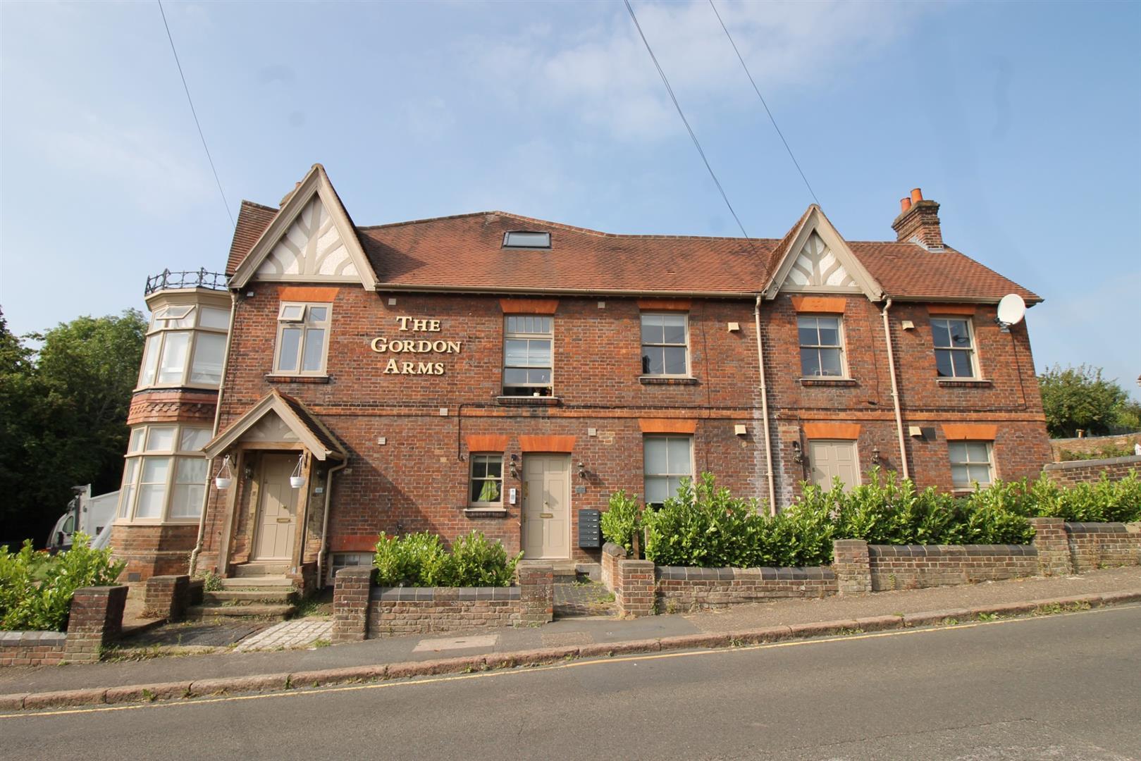 Flat Totteridge Avenue in High Wycombe