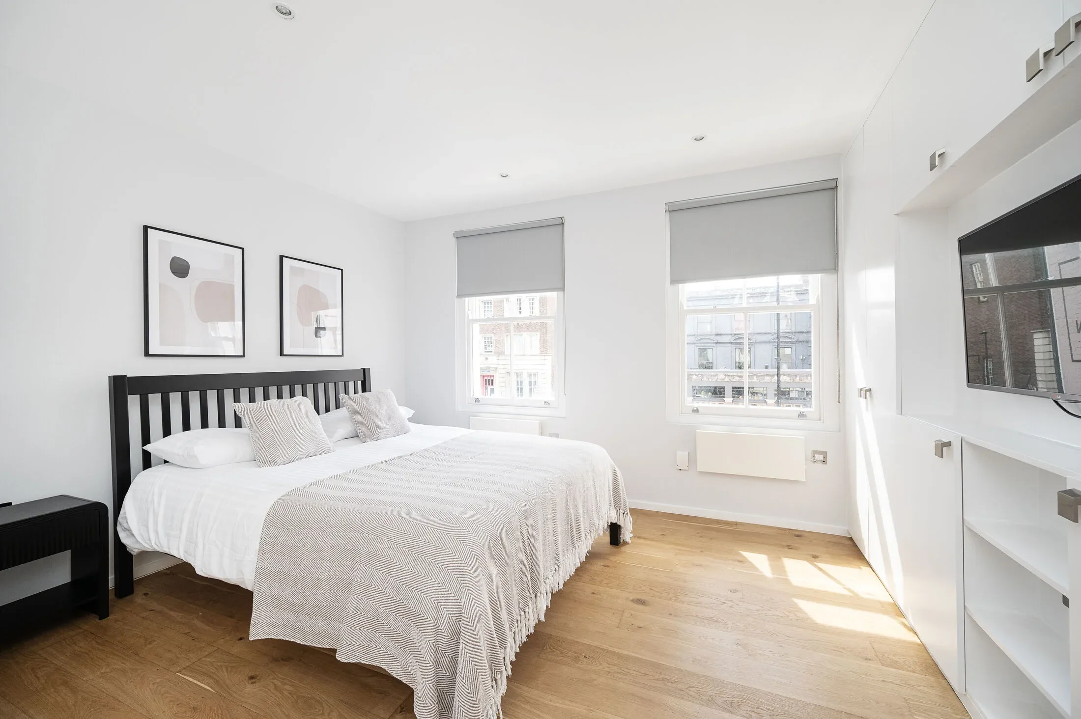 Flat Ellsworth Street in Greater London