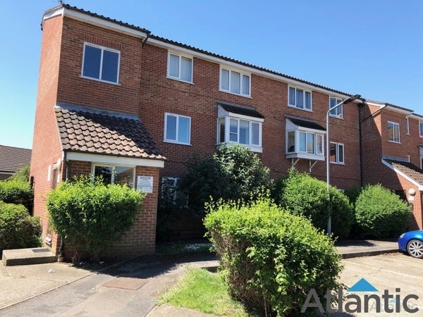 Flat Millhaven Close in London Borough of Redbridge