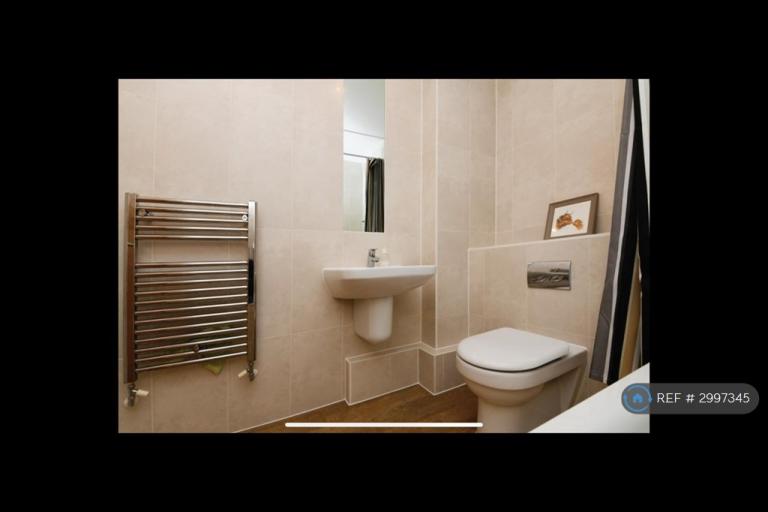 Flat Rollason Way in Brentwood