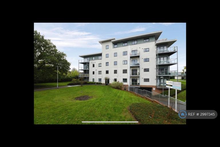 Flat Rollason Way in Brentwood