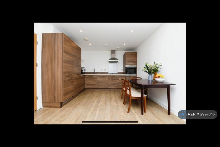 Flat Rollason Way in Brentwood