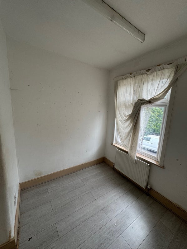 Room College Close in Greater London