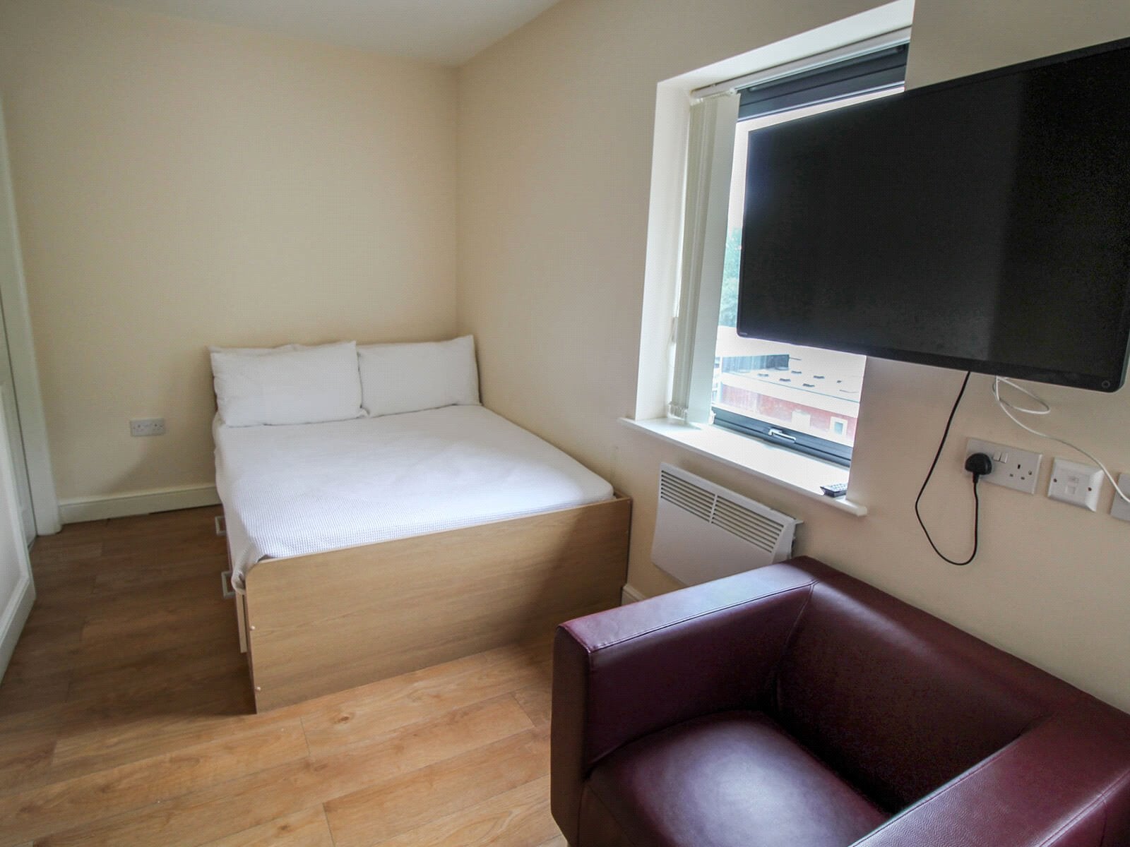Flat Lofthouse Place in Leeds