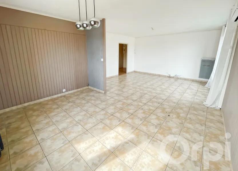 Appartement Avenue Pasteur à Bollène
