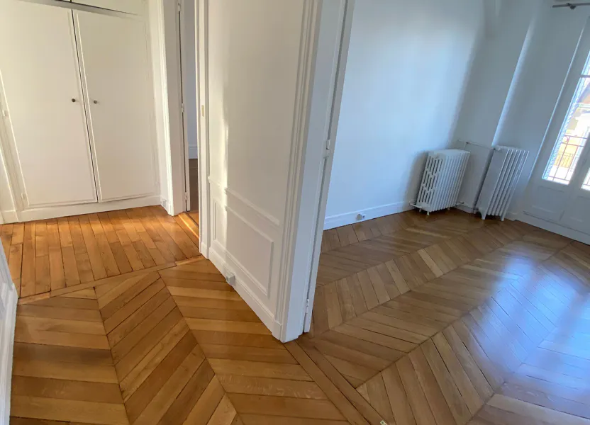 Flat Avenue de la Paix in Issy-les-Moulineaux