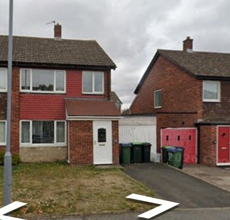 House Mounts Road in Sandwell
