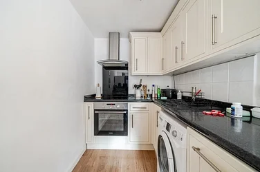 Flat Lovelace Gardens in Greater London