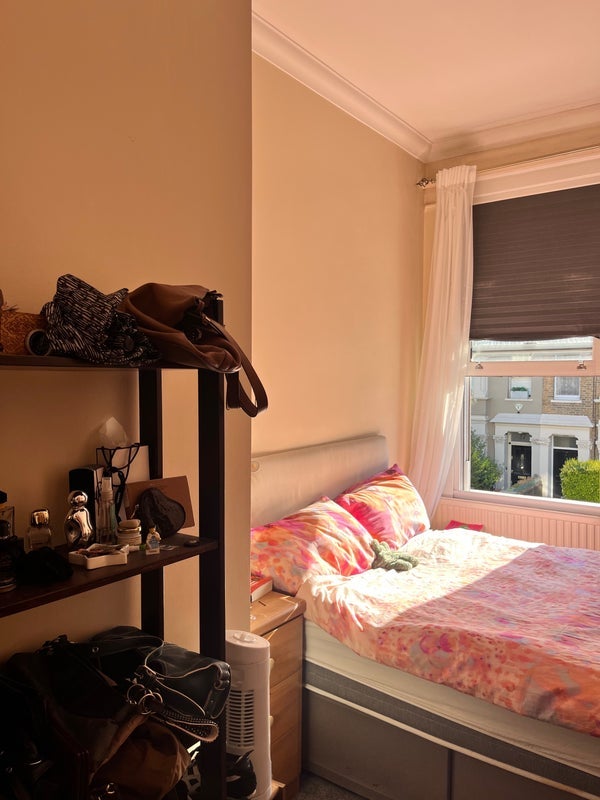 Room Frithville Gardens in Greater London
