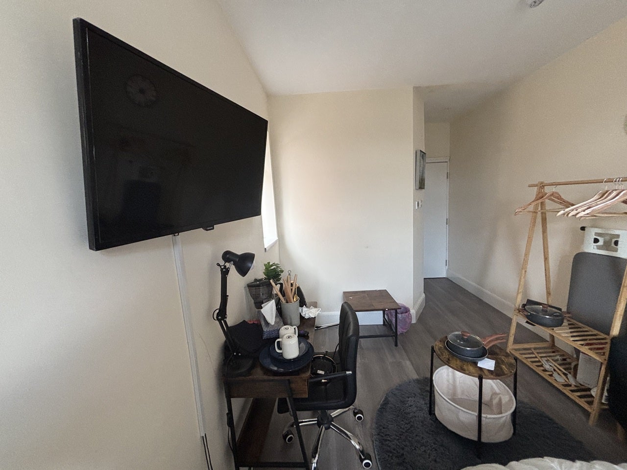 Room Highfield Road in Luton