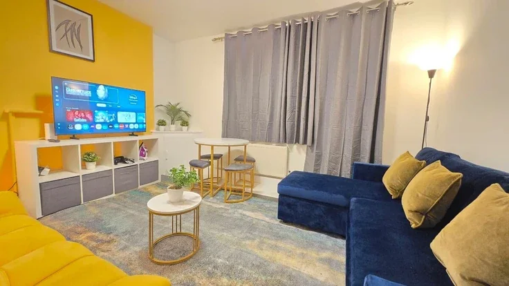 Flat Thorparch Road in Greater London