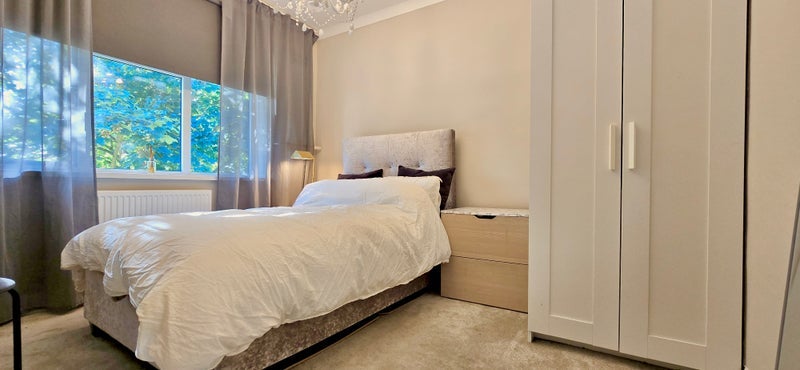 Room Sandringham Gardens in Leeds