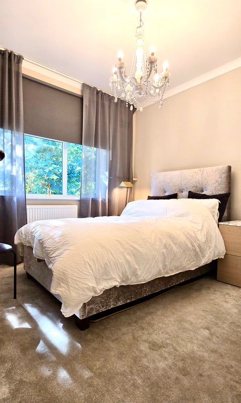 Room Sandringham Gardens in Leeds