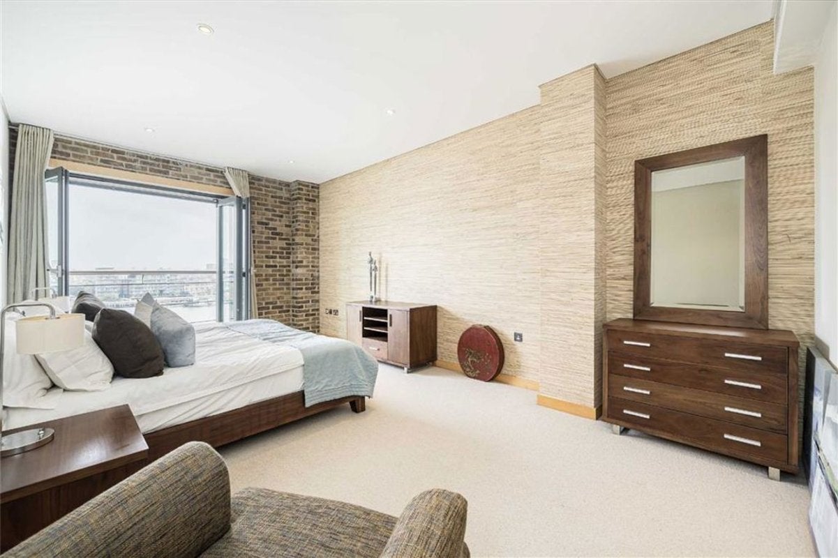 Flat Shad Thames in Greater London