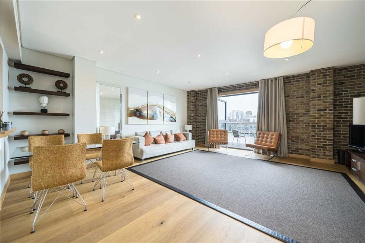 Flat Shad Thames in Greater London
