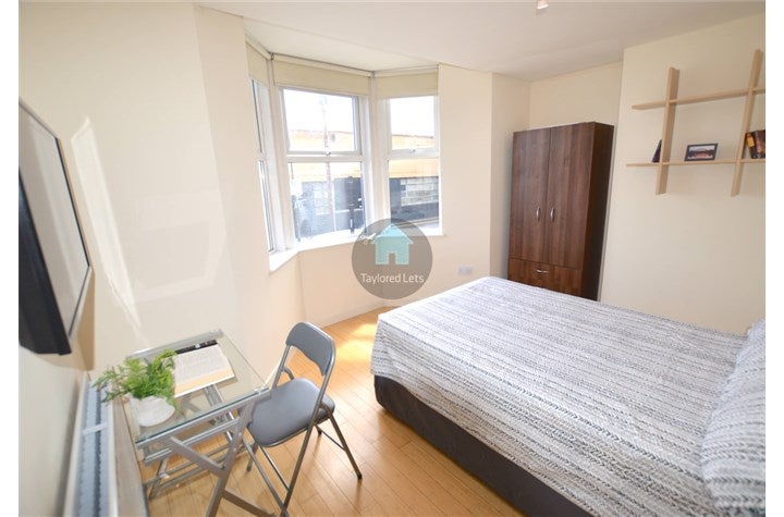 Flat Dinsdale Road in Newcastle upon Tyne
