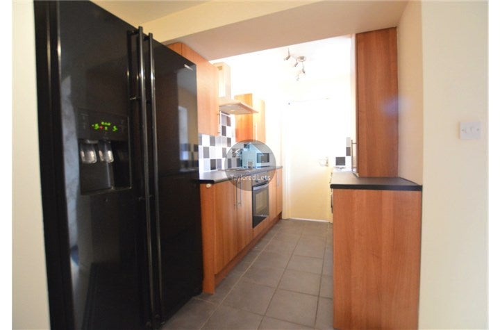 Flat Dinsdale Road in Newcastle upon Tyne