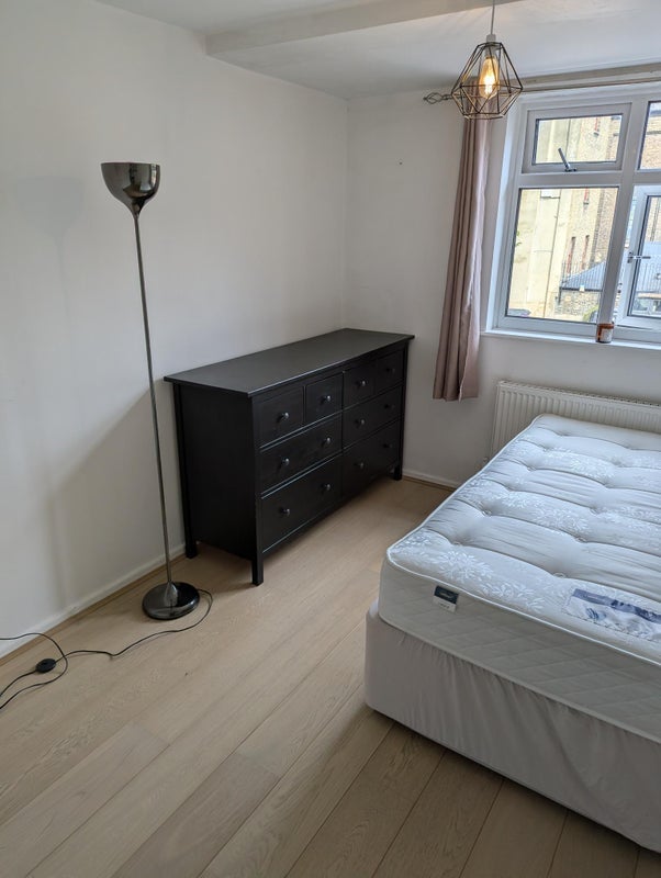 Room Mansford Street in Greater London