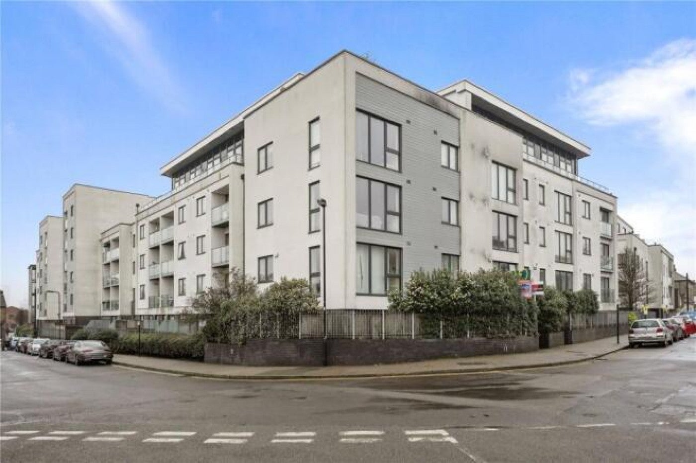 Flat Hillyfield in Greater London