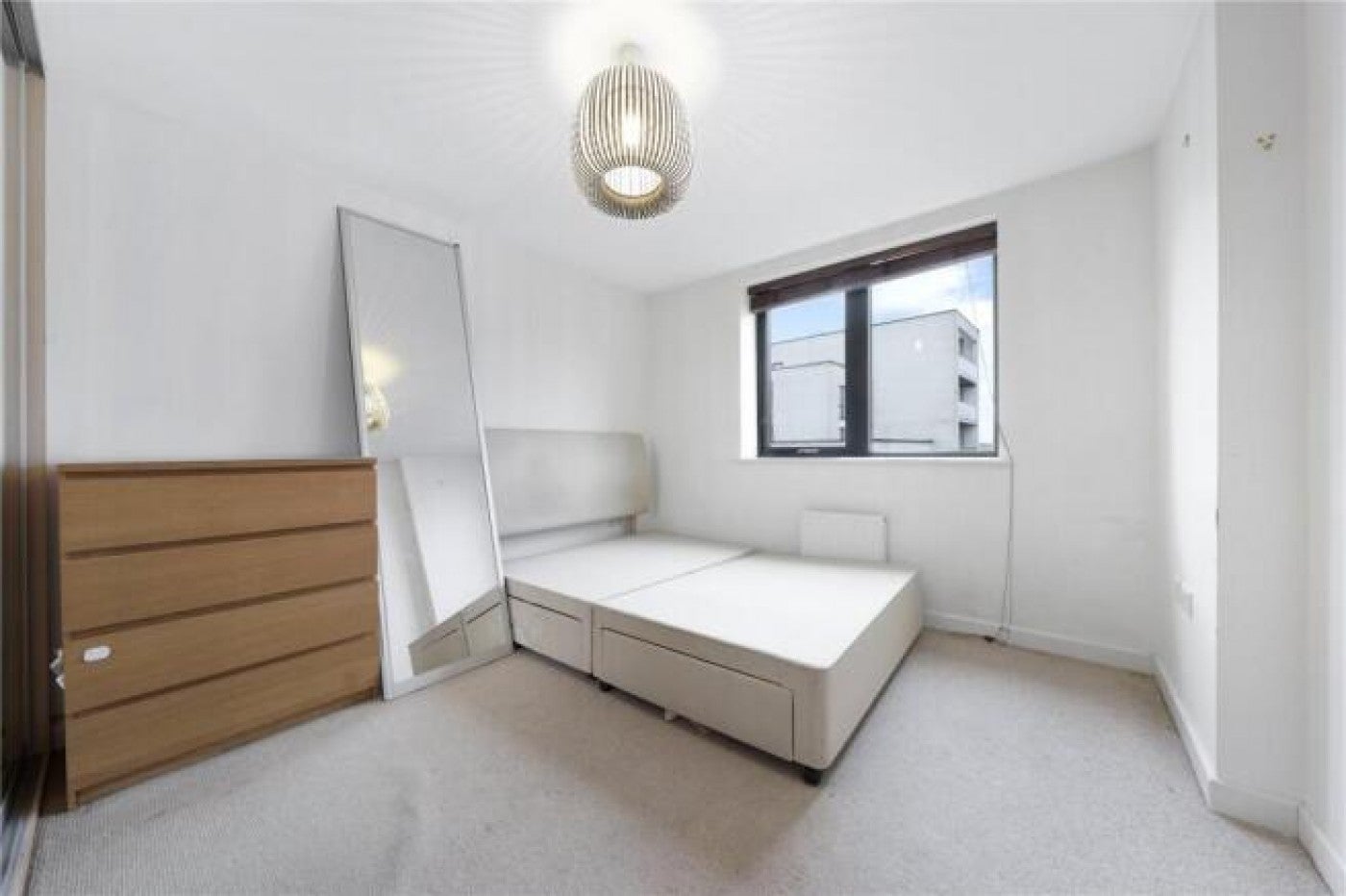 Flat Hillyfield in Greater London