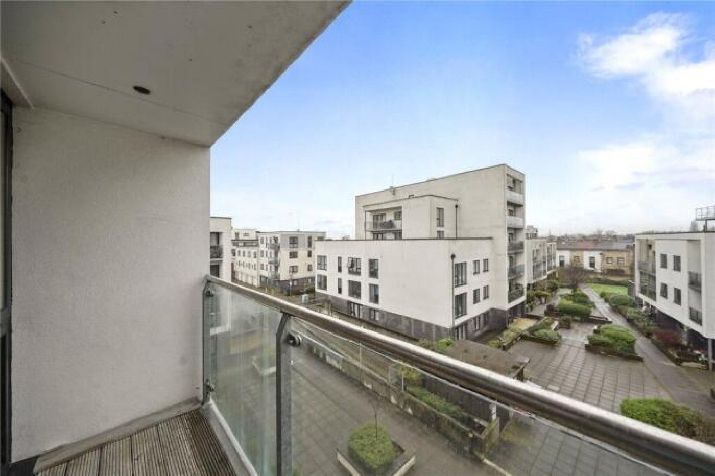 Flat Hillyfield in Greater London