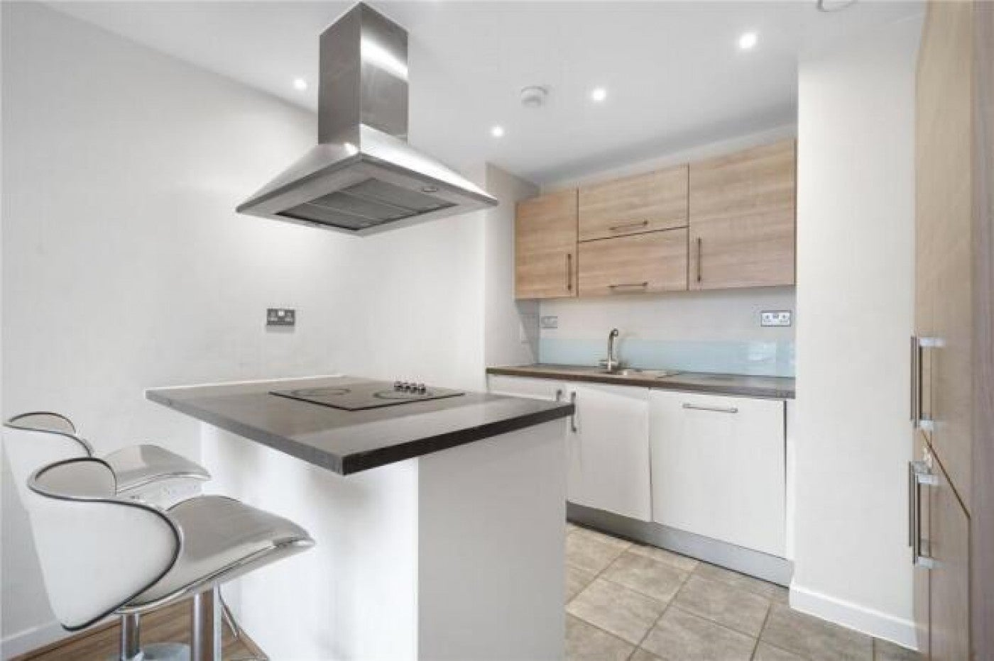Flat Hillyfield in Greater London