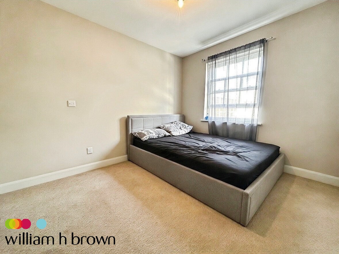 Flat Broomfield Road in Chelmsford