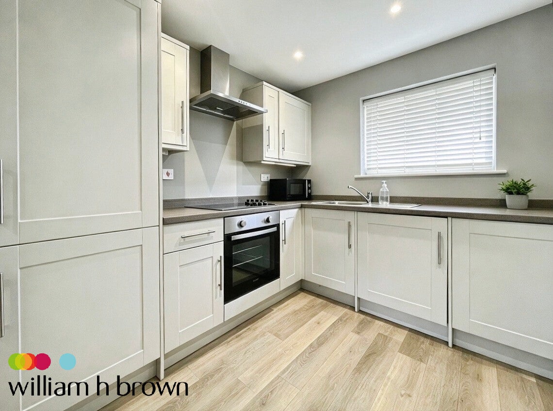 Flat Broomfield Road in Chelmsford