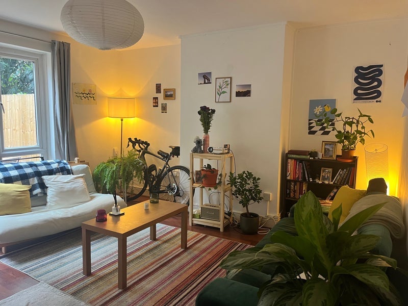 Room New North Road in Greater London