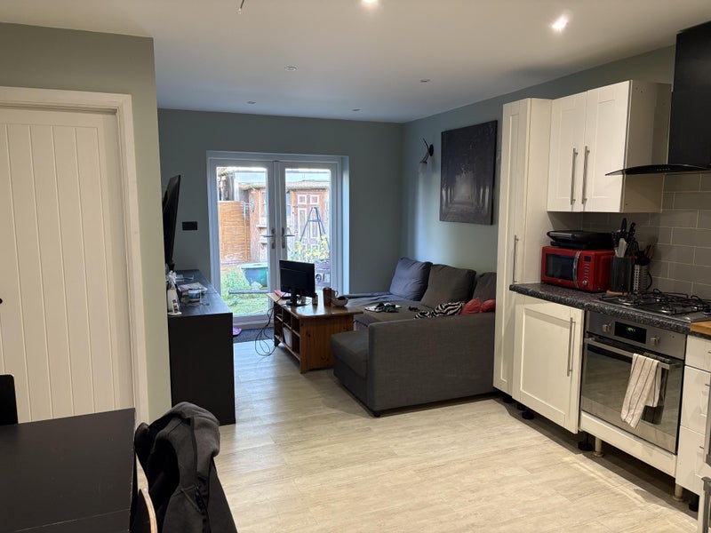 Room Onslow Road in Greater London
