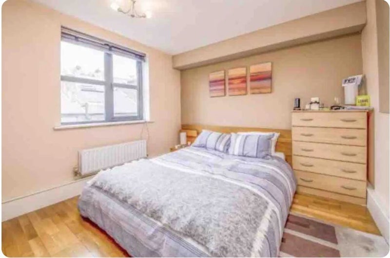 Flat Curtain Road in Greater London