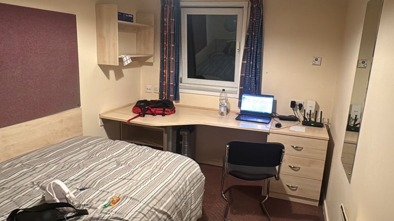 Room Eastern Avenue in Cardiff