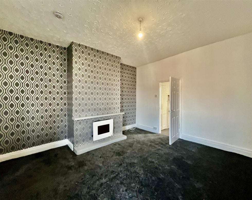 Flat Overhill Terrace in Gateshead
