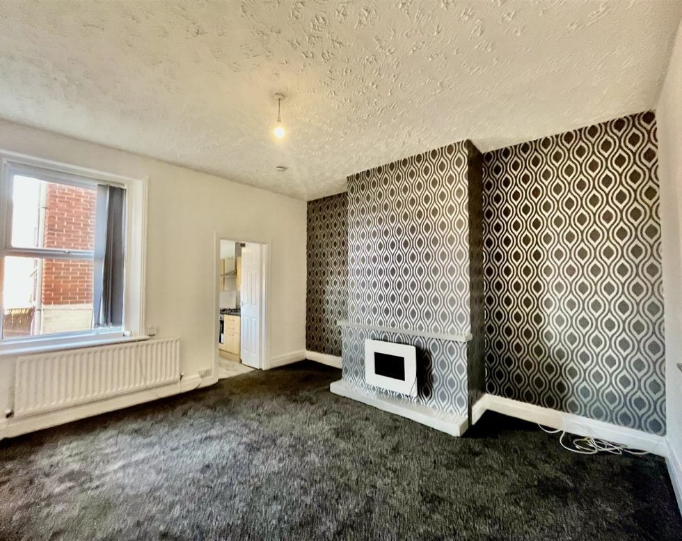 Flat Overhill Terrace in Gateshead
