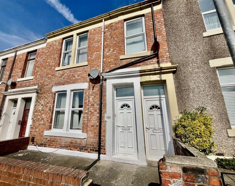 Flat Overhill Terrace in Gateshead