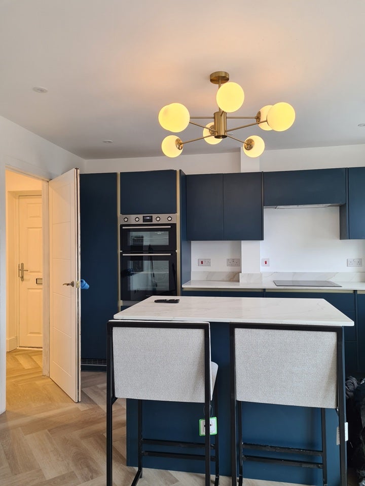 Flat Devonshire Road in Greater London