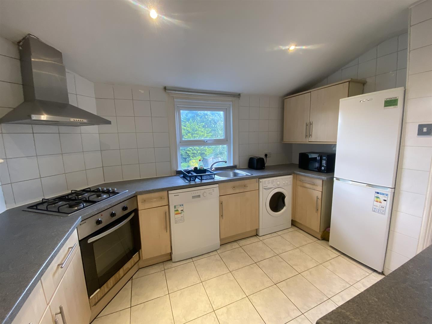Flat Sunningfields Road in Greater London