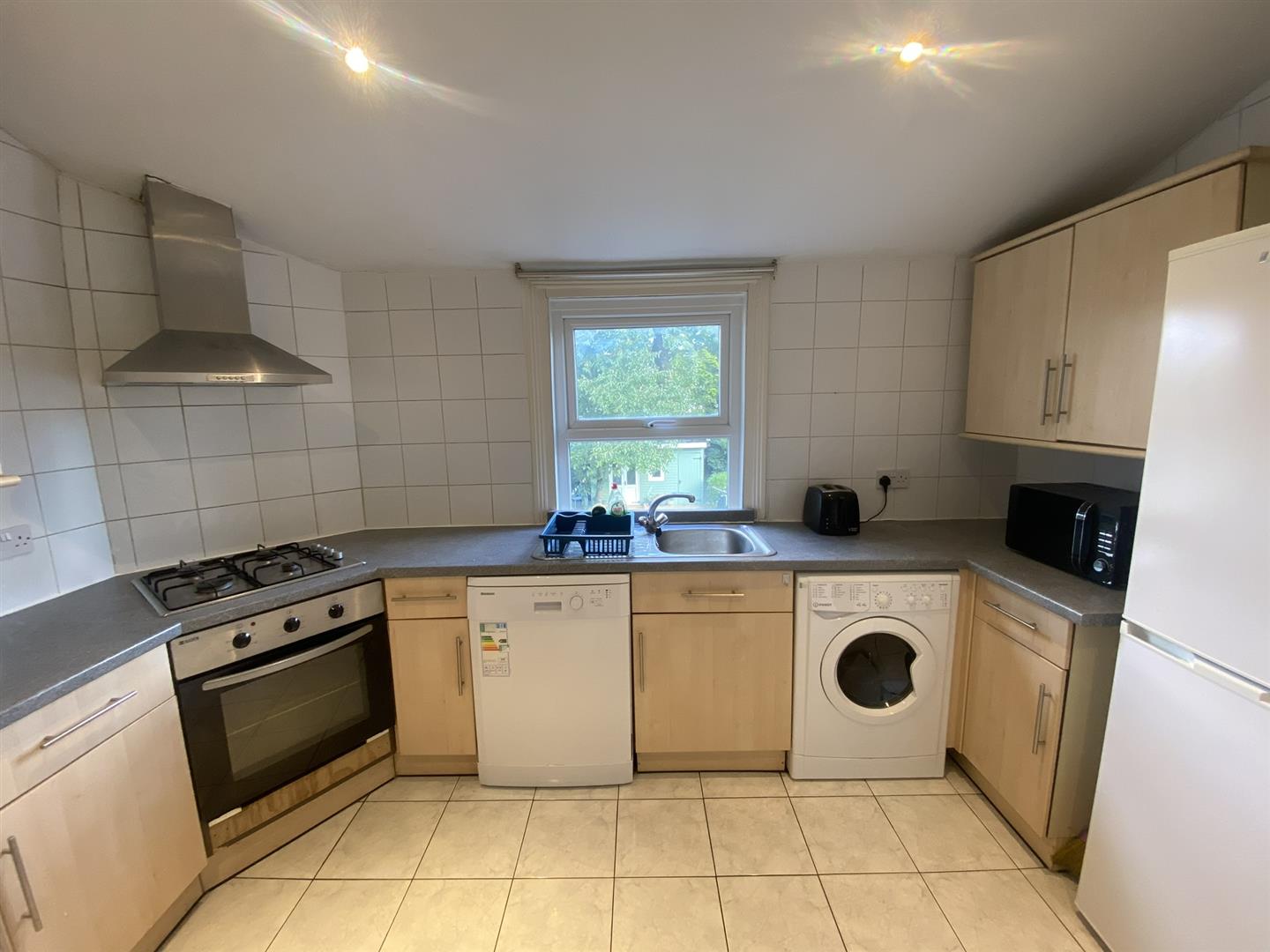 Flat Sunningfields Road in Greater London