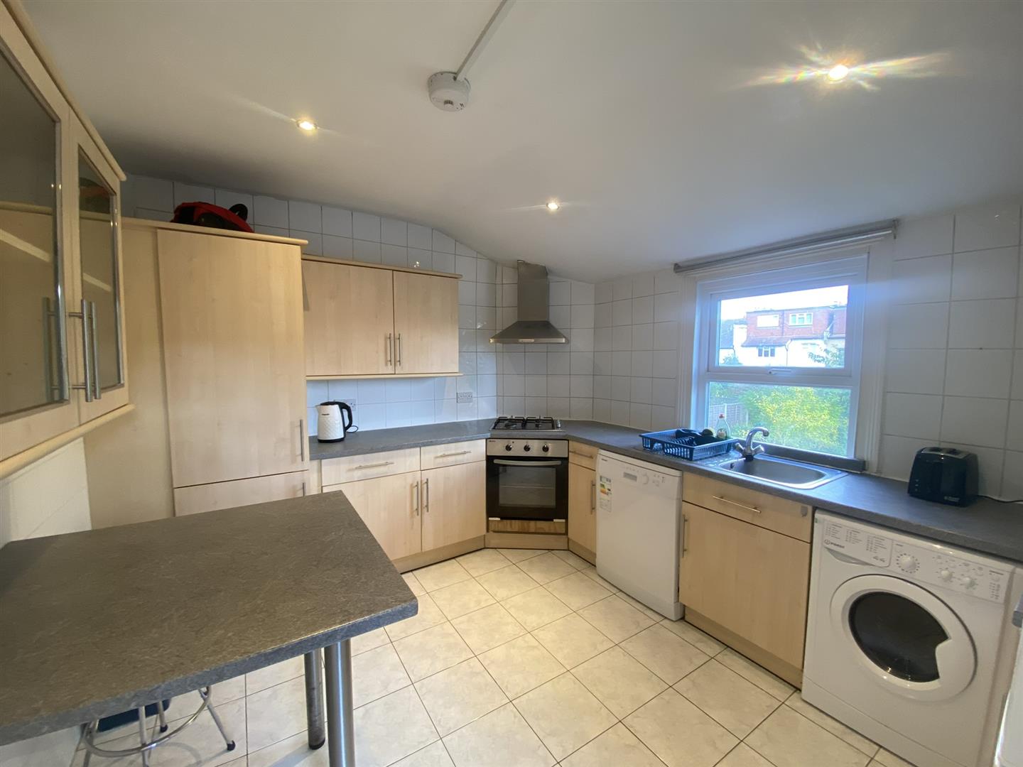 Flat Sunningfields Road in Greater London