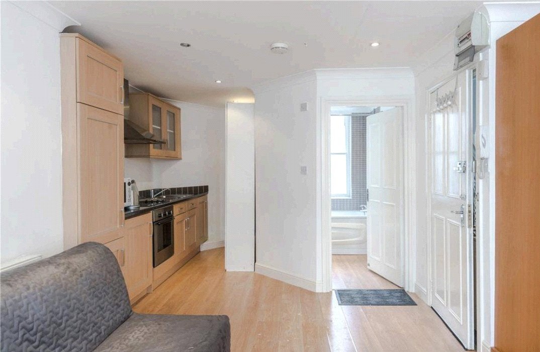 Flat Hanover Street in City of Westminster
