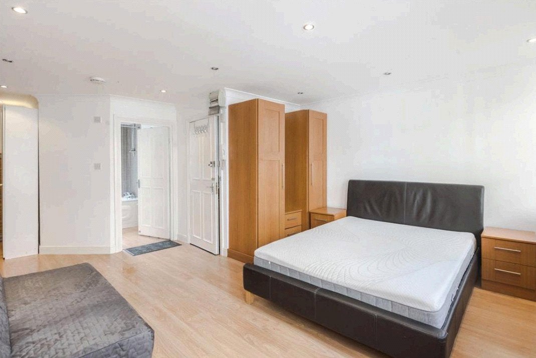 Flat Hanover Street in City of Westminster