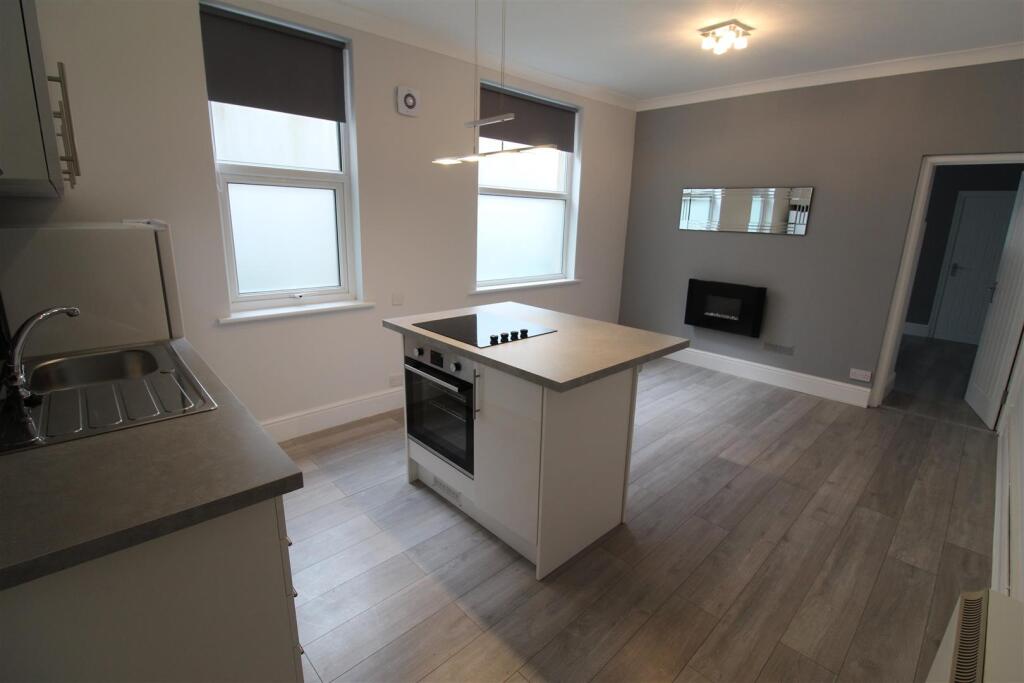 Flat Kimberley Road in Cardiff